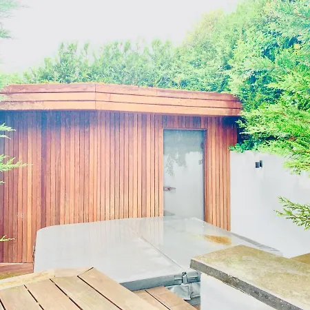 Outstanding Met Sauna En Jacuzzi In Le Zoute Knokke-Heist