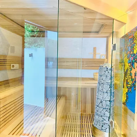 Outstanding Met Sauna En Jacuzzi In Le Zoute *